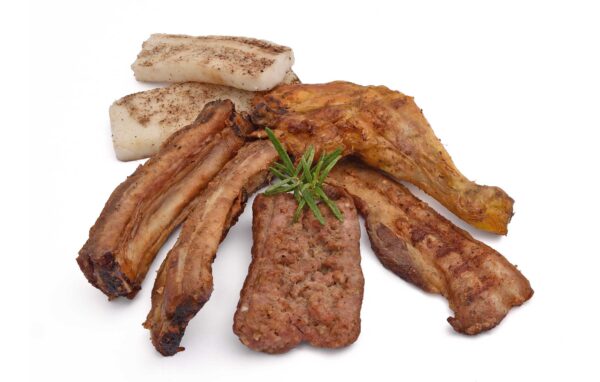 Grigliata mista (2 costicine, 1 salsiccia, 1 pezzo di pollo, 1 fetta di pancetta, 2 fette di polenta)